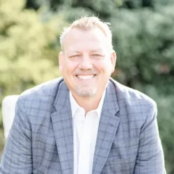Erik Bakken Headshot
